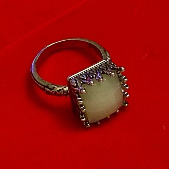 The Thrones 925 Silver Vintage inspired Peridot ring sz 7 - Picture 3 of 8